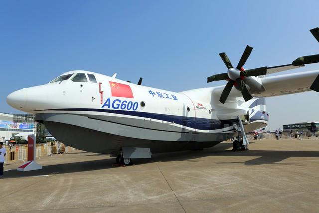 全球最大水陆两栖飞机国产AG600鲲龙获民航认证